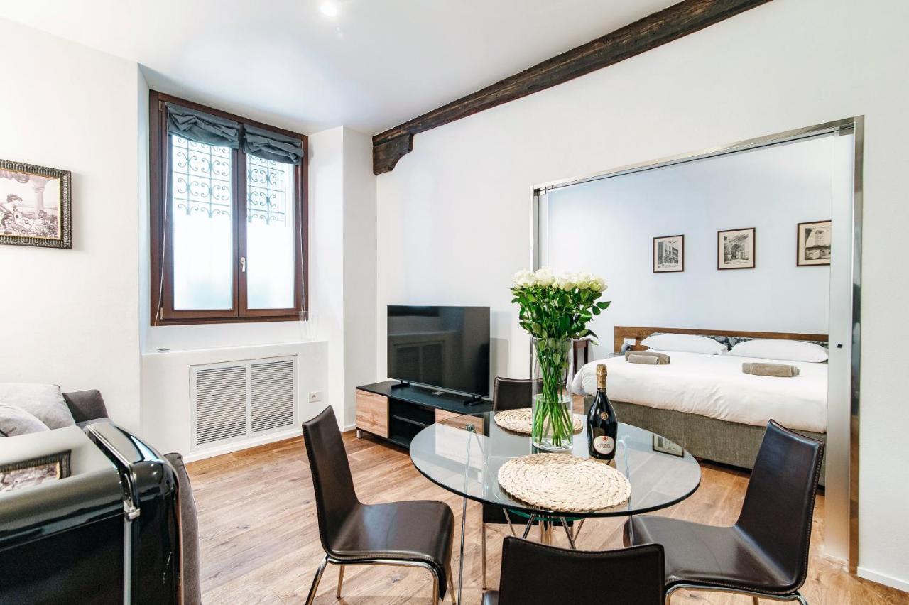 Suite Lo Storico - The House Of Travelers Côme Extérieur photo